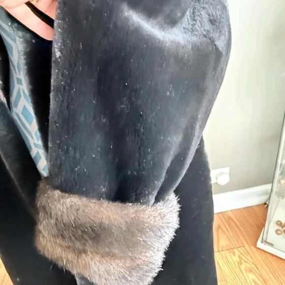 GALLERY WOMENHooded Full Length Faux Fur Coat SIZE 1 X